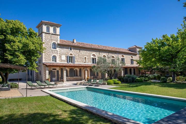 Chalet para 14 personas, con Terraza además de Jardín y Piscina en Noves
