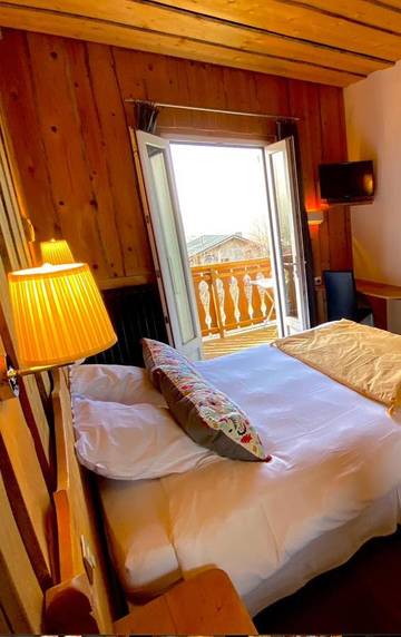 Hôtel pour 2 personnes, avec jardin ainsi que vue et piscine à Le Sappey-en-Chartreuse