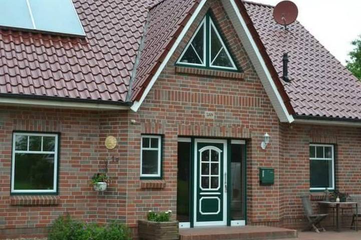Ferienhaus für 8 Personen, mit Garten in Neugarmssiel