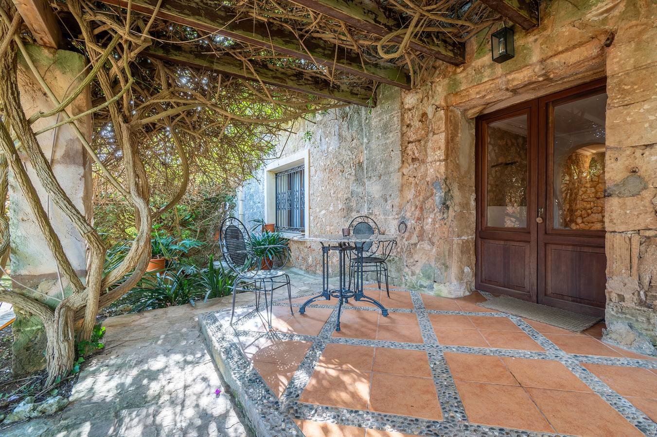 Casa rural 'Ses Estaques' con vistas a la montaña, piscina compartida y Wi-Fi in Manacor, Mallorca Este