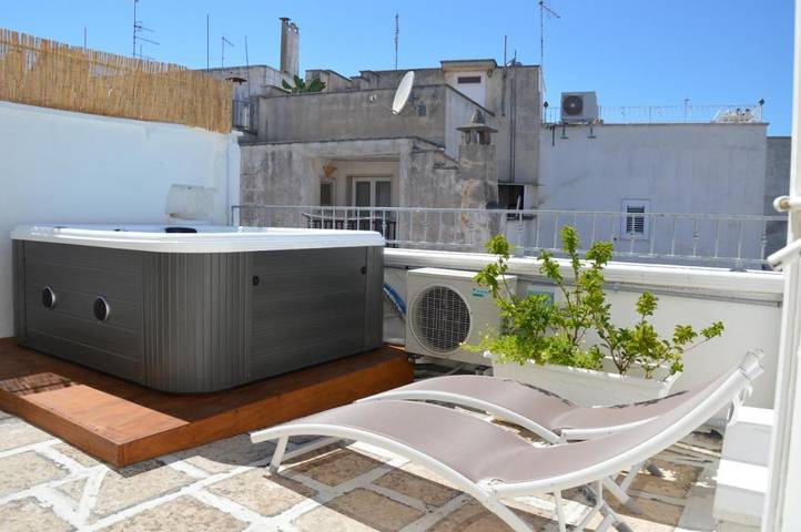 Gîte pour 4 personnes, avec piscine ainsi que vue et terrasse à Ostuni - 3