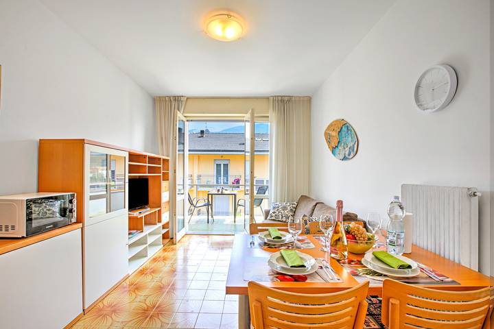 Ferienwohnung für 4 Personen, mit Balkon und Seeblick in Arco