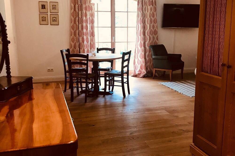 Ganze Wohnung, Hof Kaltenbrunn - modernes Apartmen im Grünen in Aying, Oberbayern