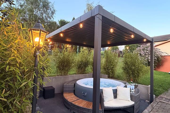 Villa für 17 Personen, mit Balkon und Whirlpool sowie Garten