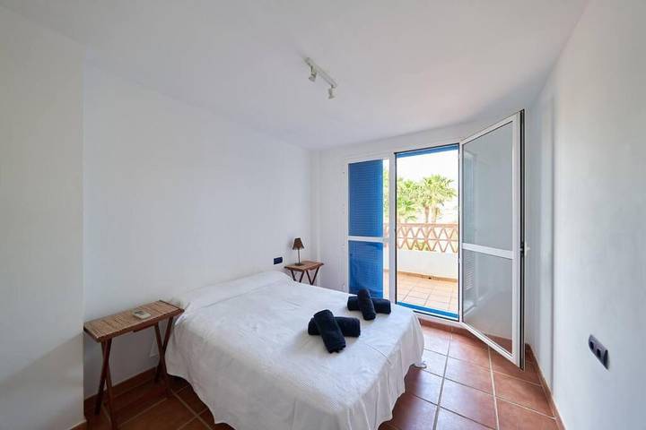 Gîte pour 6 personnes, avec terrasse dans La Isleta del Moro - 3