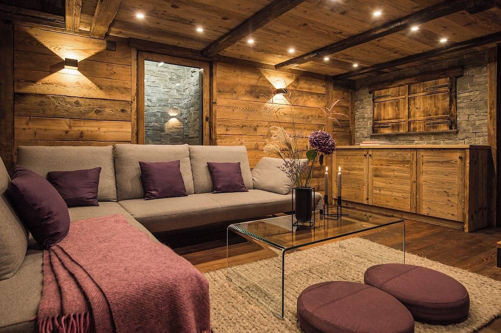 Gmachje - a cozy Tiny House in Findeln with ski-in/ski-out access in Zermatt, Wallisian Alps