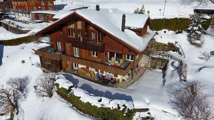Cottage pour 3 personnes, avec terrasse et jardin dans Wengen