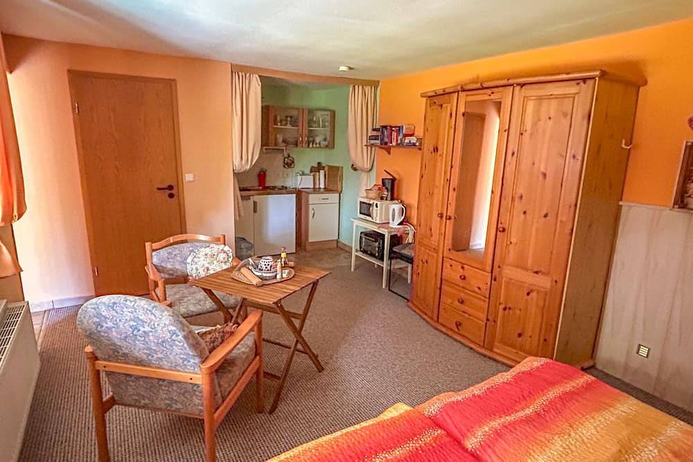 Ganze Wohnung, Zur gemütlichen Weinlaube - Bungalow in Ribnitz, Ribnitz-Damgarten