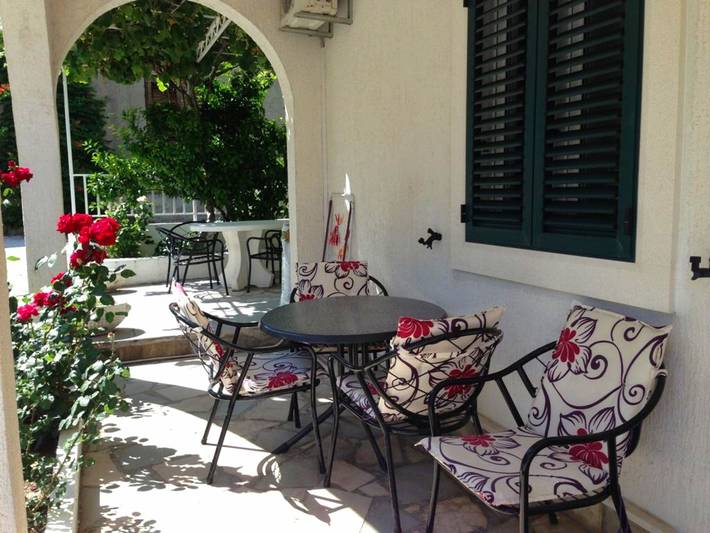 Ferienwohnung für 2 Personen, mit Terrasse in Omis