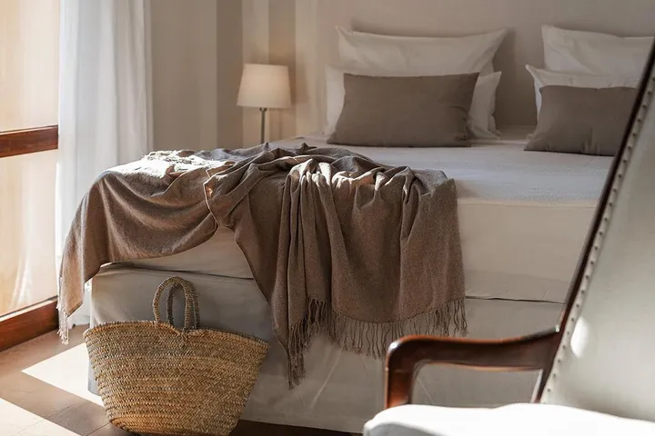 Alojamiento y desayuno para 2 personas, con vistas además de jardín y piscina - 1