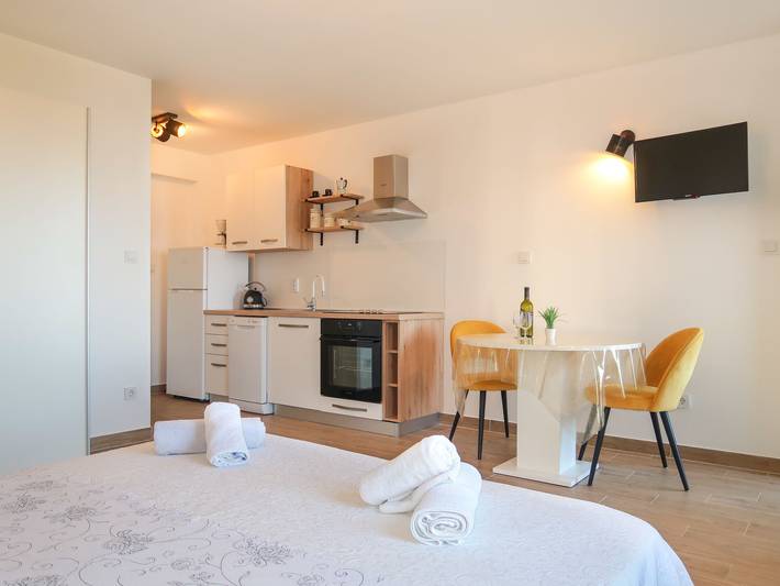 Ferienwohnung für 2 Personen, mit Balkon und Garten auf Krk - 4