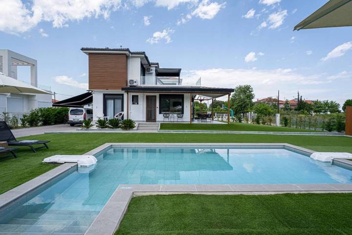 Villa für 4 Personen, mit Garten und Ausblick sowie Pool - 1
