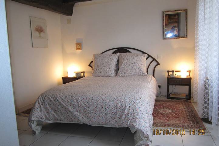 Gîte pour 8 personnes, avec jardin ainsi que terrasse et piscine dans Lunac - 3