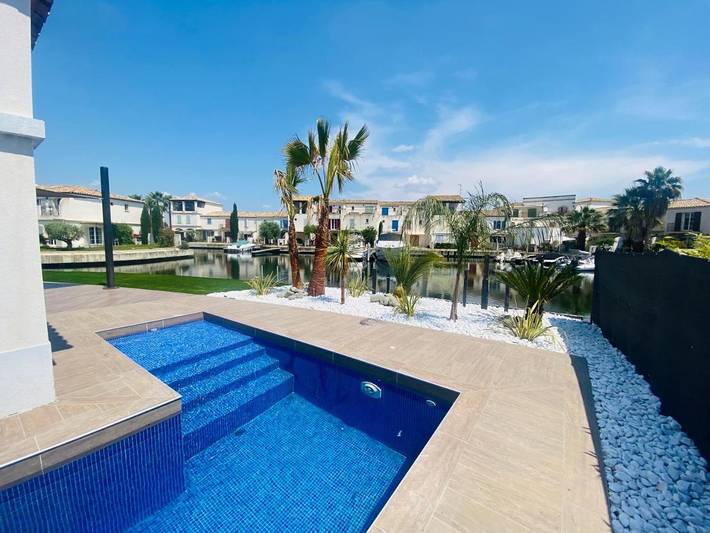 Villa pour 6 personnes, avec Balcon et Terrasse ainsi que Jardin et Piscine à Aigues-Mortes - 2