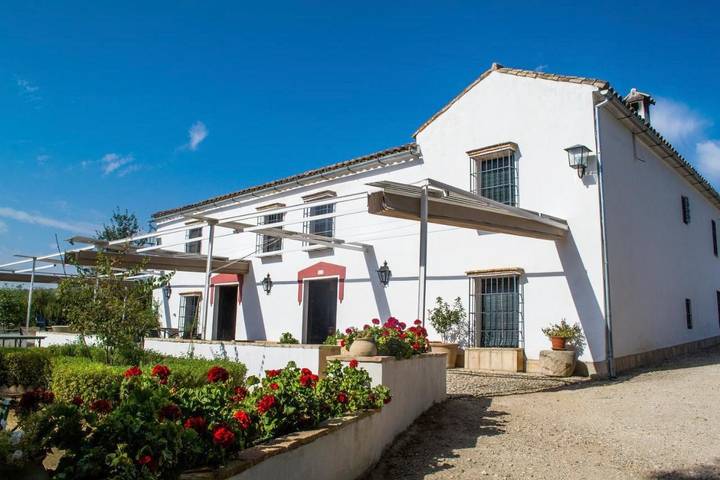 Casa rural para 18 personas, con piscina además de jardín y vistas en Campiña Sur Cordobesa - 4