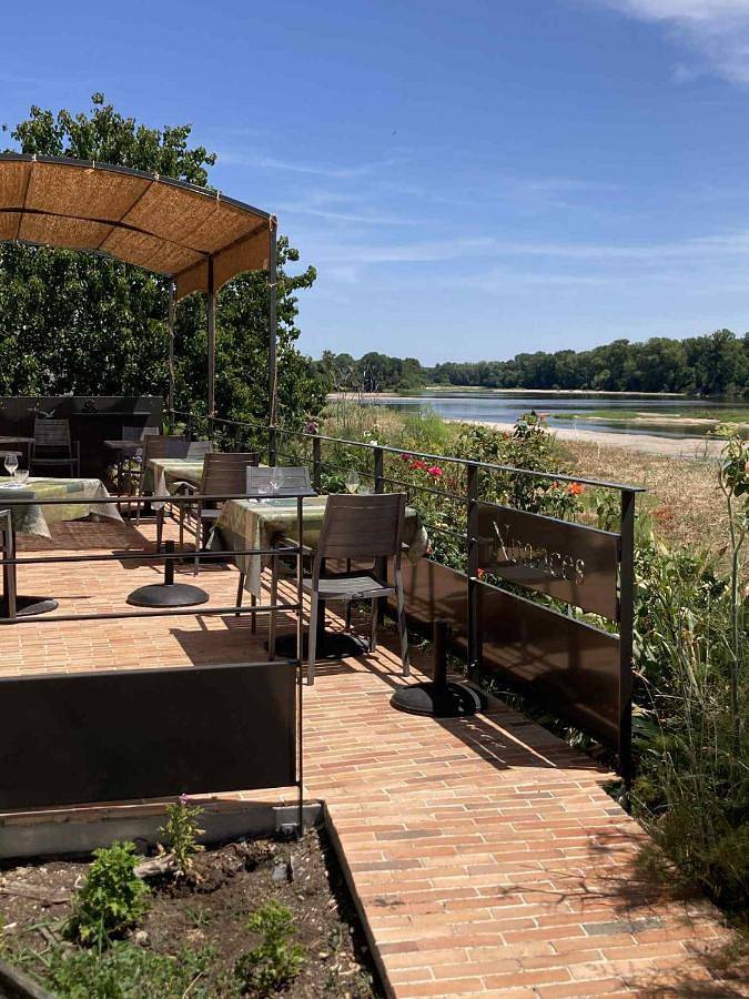 Chambres privées au dessus du restaurant Nuances in La Chapelle-sur-Loire, Vallée de la Loire