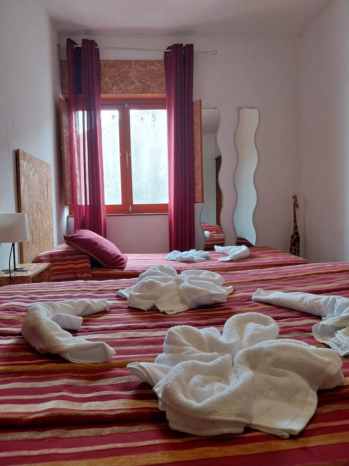 Apartamento inteiro, Huge 3 Bedrooms Balcony for 8 pax Serra Estrela in U. F. Seia, São Romão e Lapa dos Dinheiros, Seia