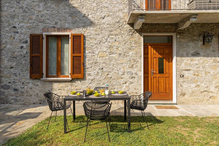 Appartamento intero, Appartamento 'Gonte 19' con Giardino Privato, Wi-Fi e Aria Condizionata in Grandola ed Uniti, Provincia di Como