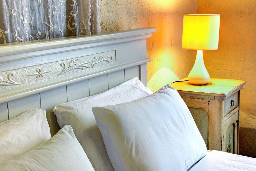 Arktos Secluded villa with private pool, Wi-Fi internet, away from it all! in Sporades