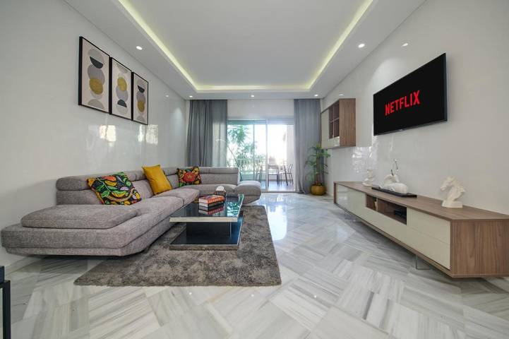 Appartement de vacances pour 3 personnes, avec piscine et vue ainsi que sauna et jardin
