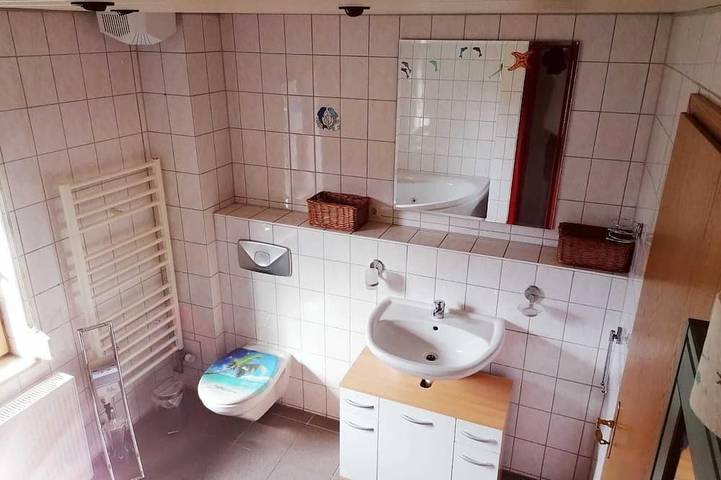 Ferienhaus für 5 Personen, mit Terrasse und Whirlpool sowie Garten in Barkhagen - 2
