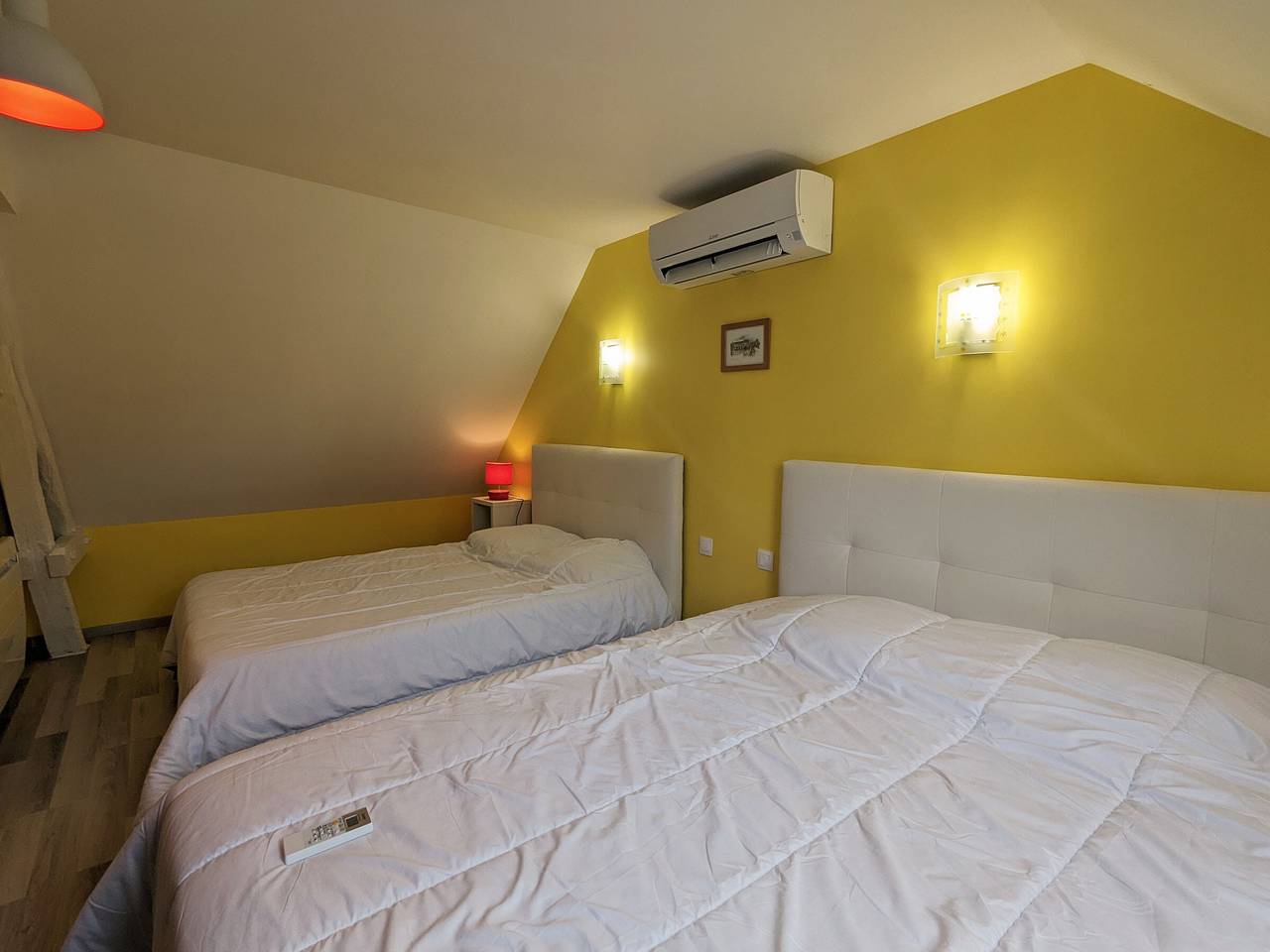 Gîte chaleureux à 20min du Zoo de Beauval avec terrasse, climatisation et jeux extérieurs in Faverolles, Vallée de la Loire