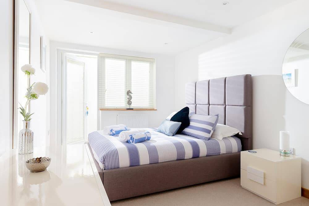 2 minutes walk from 2 fabulous beaches in Porth, Newquay