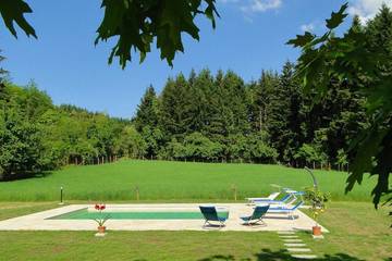 Cottage pour 6 personnes, avec balcon et jardin, animaux acceptés à Camporgiano