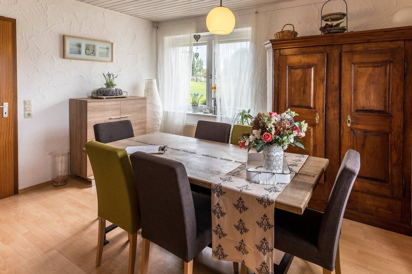 Ganze Wohnung, Charmante Ferienwohnung 1 im Haus Böhler auf der Insel Reichenau mit Seeblick in Reichenau, Untersee