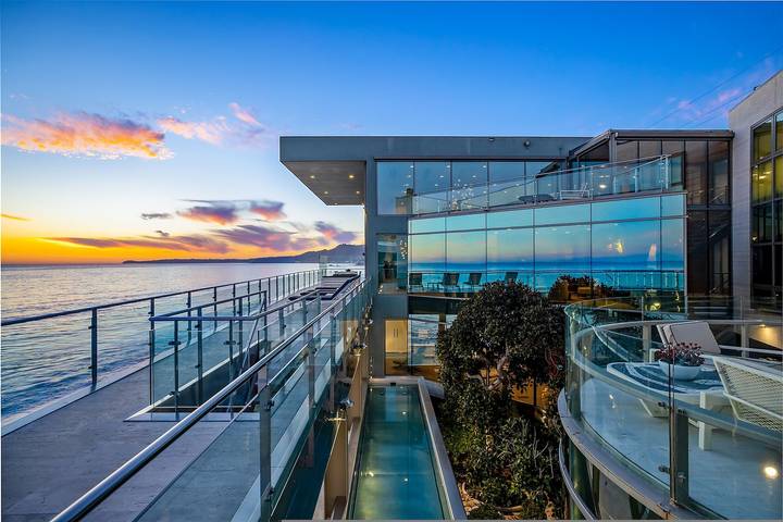 Vacation rental for 12 people, with pool and terrace in Malibu