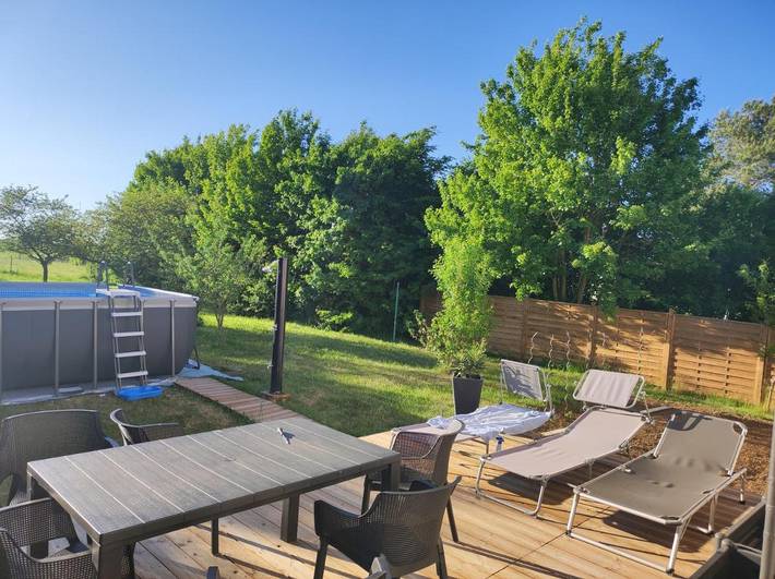 Appartement de vacances pour 8 personnes, avec Balcon et Jacuzzi ainsi que Terrasse et Jardin