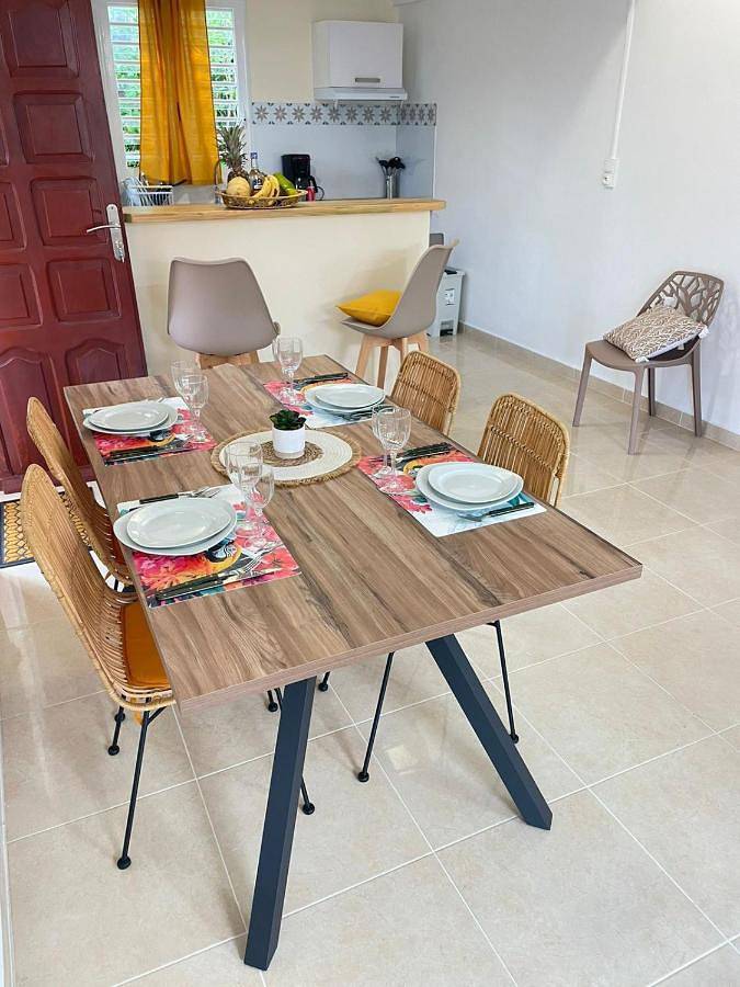 Location de vacances pour 5 personnes, avec terrasse et vue dans Église catholique de Sainte-Anne - 2