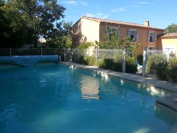 Chambre d’hôte pour 2 personnes, avec piscine et jardin à Grignan