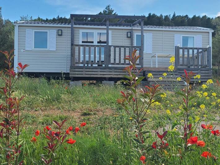 Camping pour 8 personnes, avec vue ainsi que jardin et terrasse, animaux acceptés