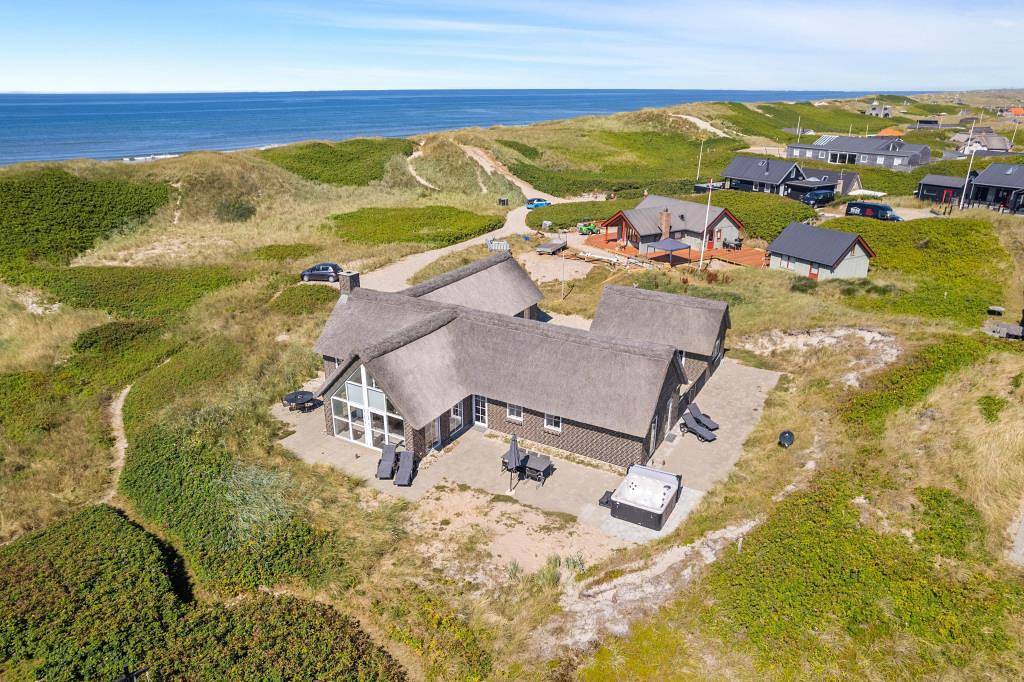 New holiday home with sauna in exclusive seafront location in Søndervig, Holmsland Klit