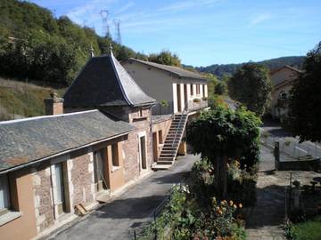 Gîte pour 7 personnes, avec balcon et jardin à Saint-Victor-et-Melvieu