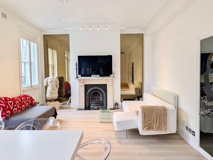 Vacation rental for 2 people, with balcony, kid friendly in Knightsbridge
