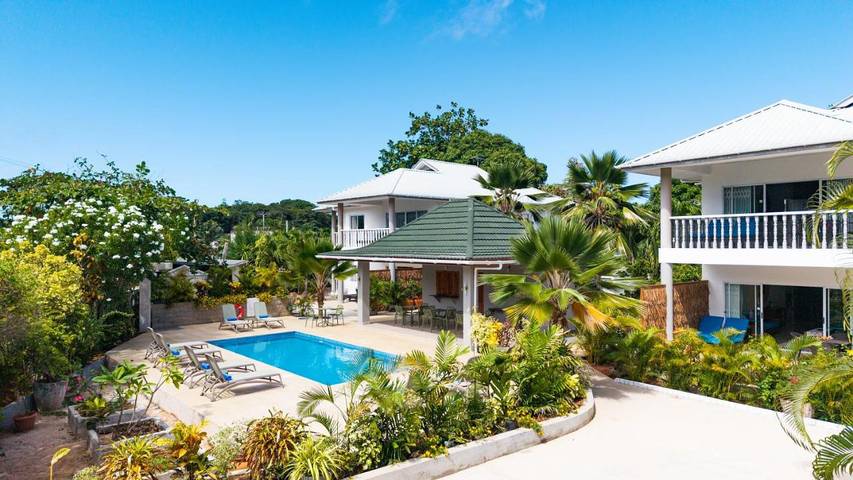 Villa pour 4 personnes, avec piscine et bassin pour enfant ainsi que jardin et vue aux Seychelles - 2