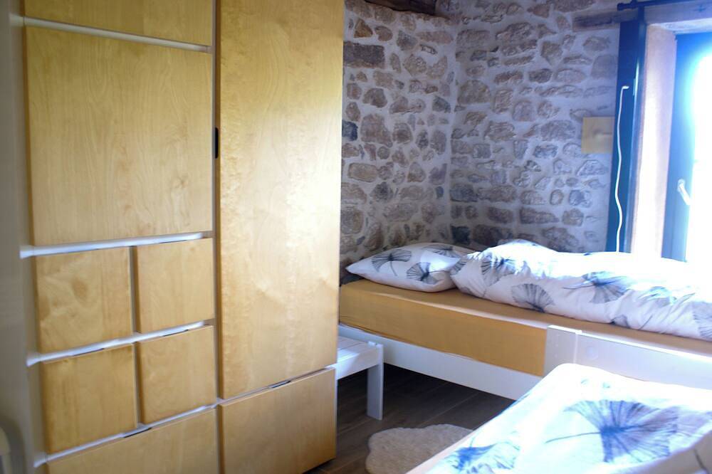 Oude Schuur Omgetoverd tot Moderne Gîte in Montchevrier, La Châtre und Umgebung