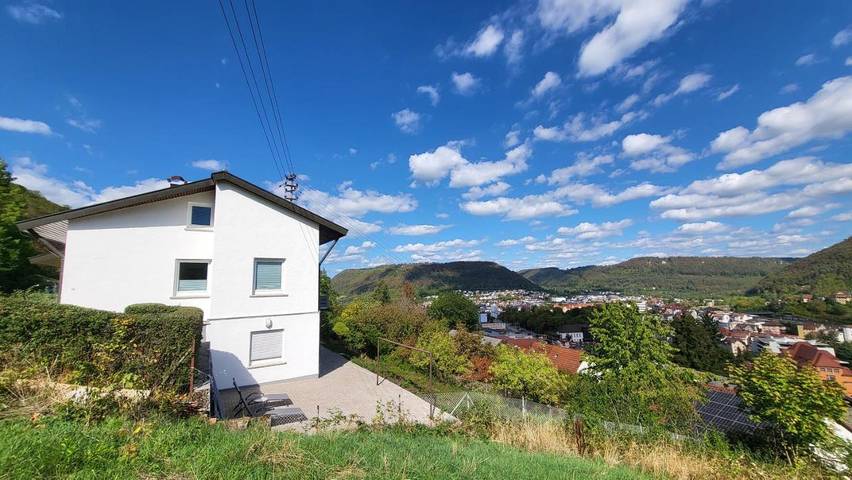 Ferienwohnung für 5 Personen, mit Terrasse und Garten sowie Ausblick