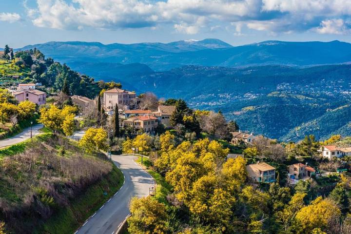 Gîte pour 2 personnes, avec vue ainsi que piscine et jardin à Peymeinade - 2
