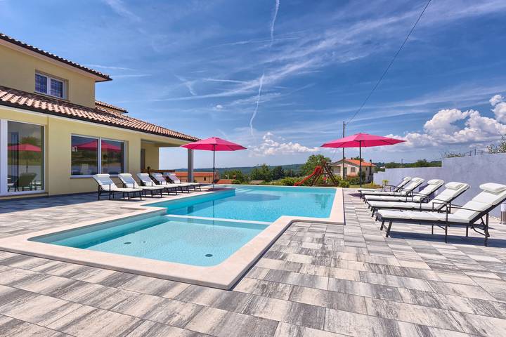 Ferienhaus für 12 Personen, mit Balkon und Balkon/Terrasse sowie Terrasse und Garten in Barban - 3