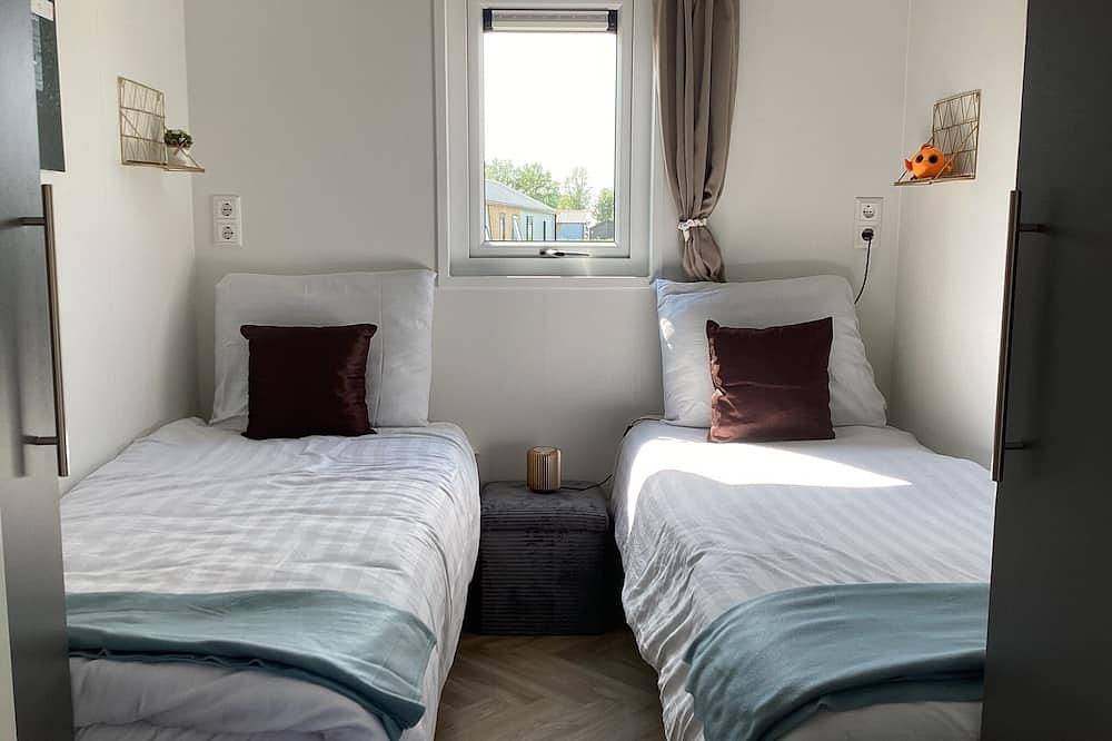 Elegantes Ferienhaus mit Steg am See Kampen Niederlande Boot Chalet Angelurlaub in Kampen, Veluwemeer