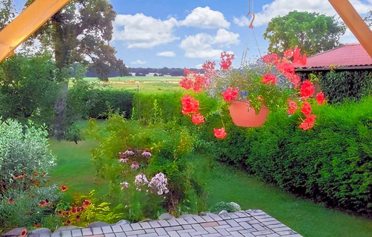 Ferienwohnung für 2 Personen, mit Terrasse und Garten in Lärz - 2