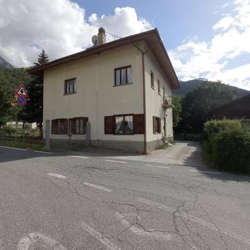 Gîte pour 4 personnes, avec jardin et balcon, animaux acceptés dans Fénis
