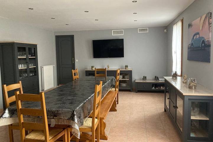 Gîte pour 12 personnes, avec jardin