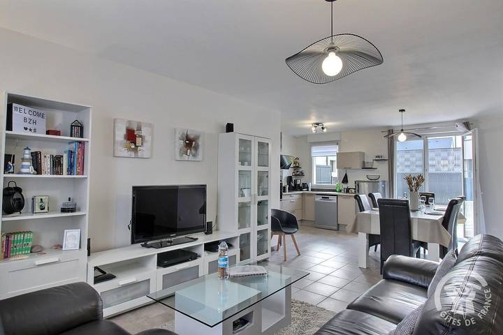 Gîte pour 6 personnes, avec terrasse et jardin