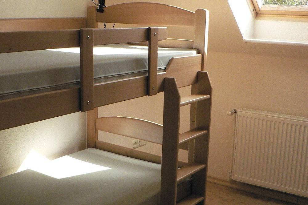 Ganze Wohnung, Geräumige Wohnung in ruhiger Lage in Weddingstedt, Heide und Umgebung