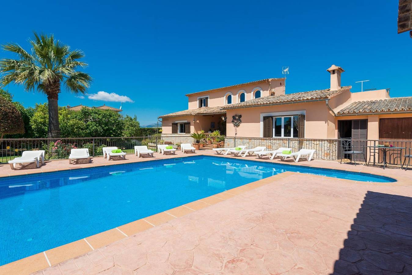 Can Marçal - Beautiful chalet with private pool and tennis court in residential area. Free Wifi in Es Garrovers, Marrachí