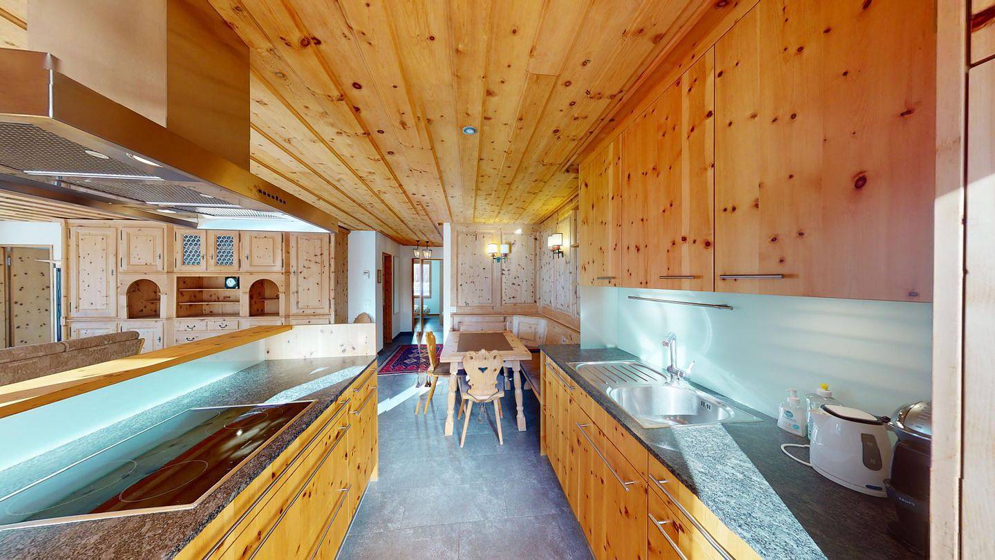 Ganze Wohnung, Apartment Chalcherin - Elegante Ferienwohnung mit Arvenholz in Celerina in Celerina, Sankt Moritz